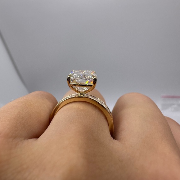 4.02 carat F VVS2 cushion diamond engagement ring baguette band - Picture 10 of 11